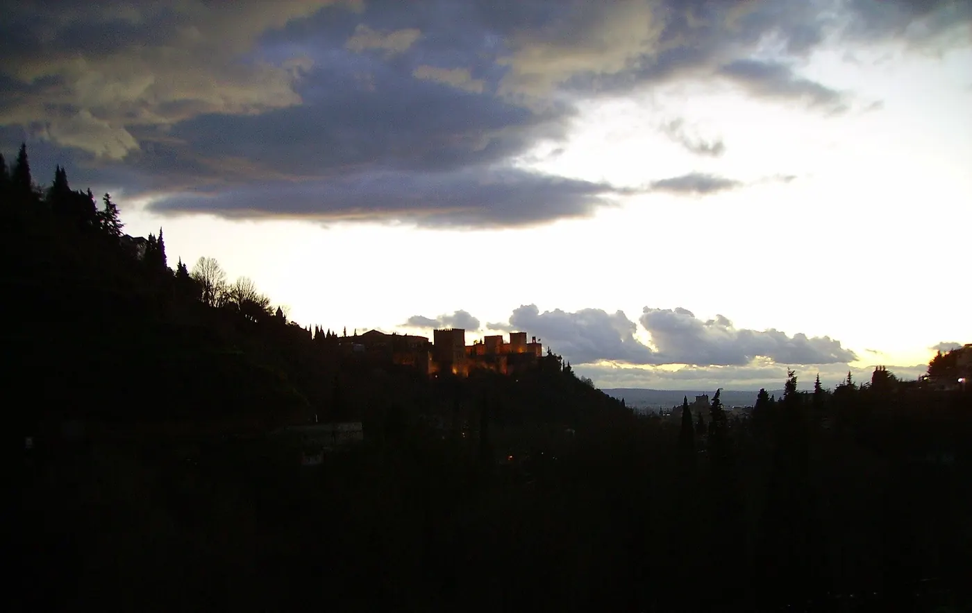 La Alhambra al atardecer desde el Sacromonte, el escenario de nuestros eventos en Granada